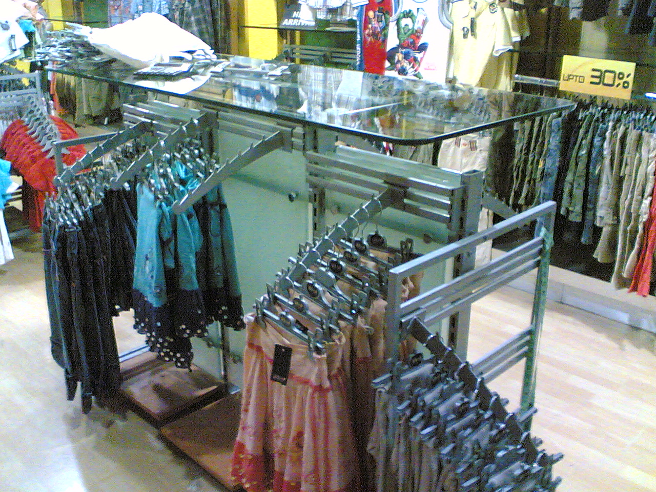 Manufacturers Exporters and Wholesale Suppliers of Garment  Gandola  02 New Delhi Delhi